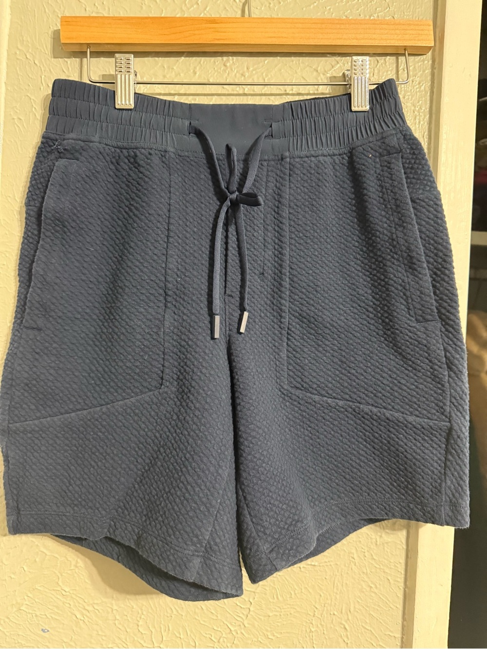 lululemon athletica Men's Textured Navy Drawstring Shorts